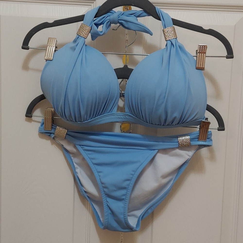 Venus bikini DD top size 10 bottoms